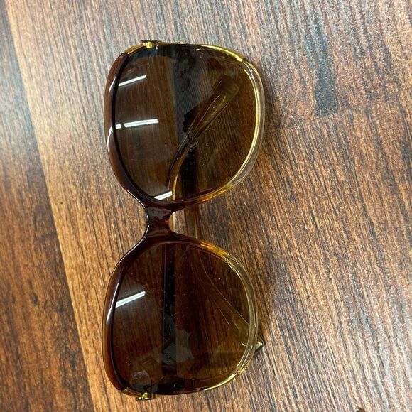 Women's Brown Plastic Tint Lenses Floral And Gold Trim Oversized Sunglasses - Picture 2 of 7